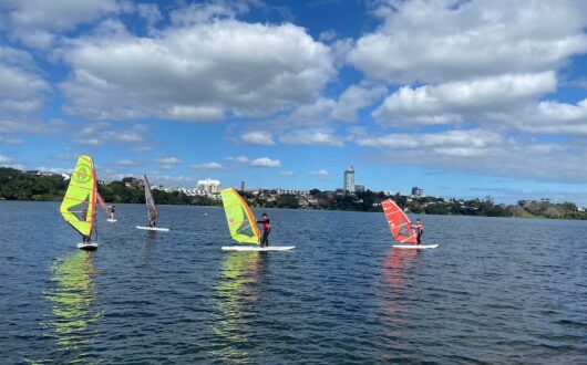 takapuna-beach-windsurfing